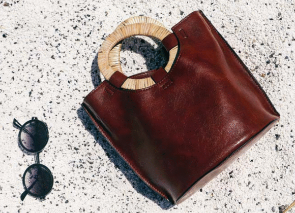 Top 7 Beach Bags and Tote Bags What beach bag is outfitted with the best features? We've rounded up some everything from straw beach bags to durable, stylish tote bags.