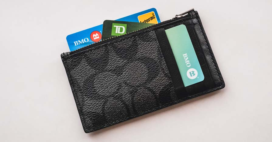 Women's wrist wallets can be a tricky purchase. You need to find one that is slim, lightweight and very functional!