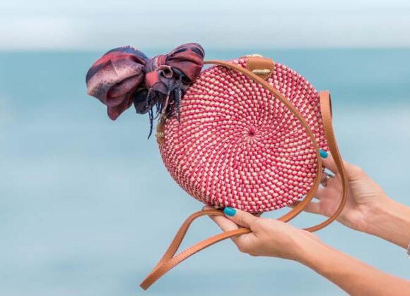 Fashionable and Durable Summer Handbags for women Genuine Leather Handbags for Women We have handbags for women from different brands like Gucci, Prada, Louis Vuitton etc.