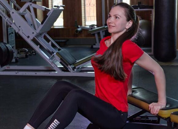 Exercise with Fitness Bench Get a weight bench with wheels and start exercising today! A compact bench press is a great way to exercise without having to go to the gym.
