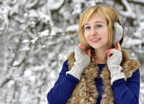 Fashionable and Comfortable Ear Muffs for Girls These stylish ear muffs for girls look great and are very comfortable. They are available in many different styles and colors.