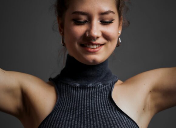 How To Buy A Strapless Bra: What Do You Look For? f you're looking for a strapless bra, these tips to buying one will help you find the perfect fit and avoid unwanted costs.