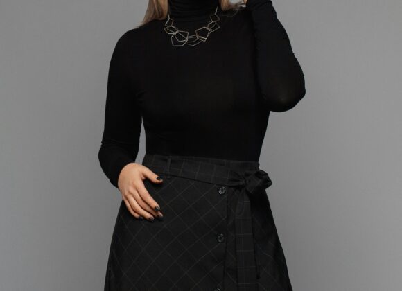 What To Wear: 20 Stylish Dresses That Look Great In Los Angeles Looking for some stylish dresses to wear during your trip to Los Angeles? You're in luck: our guide provides 20 cute and elegant outfits .