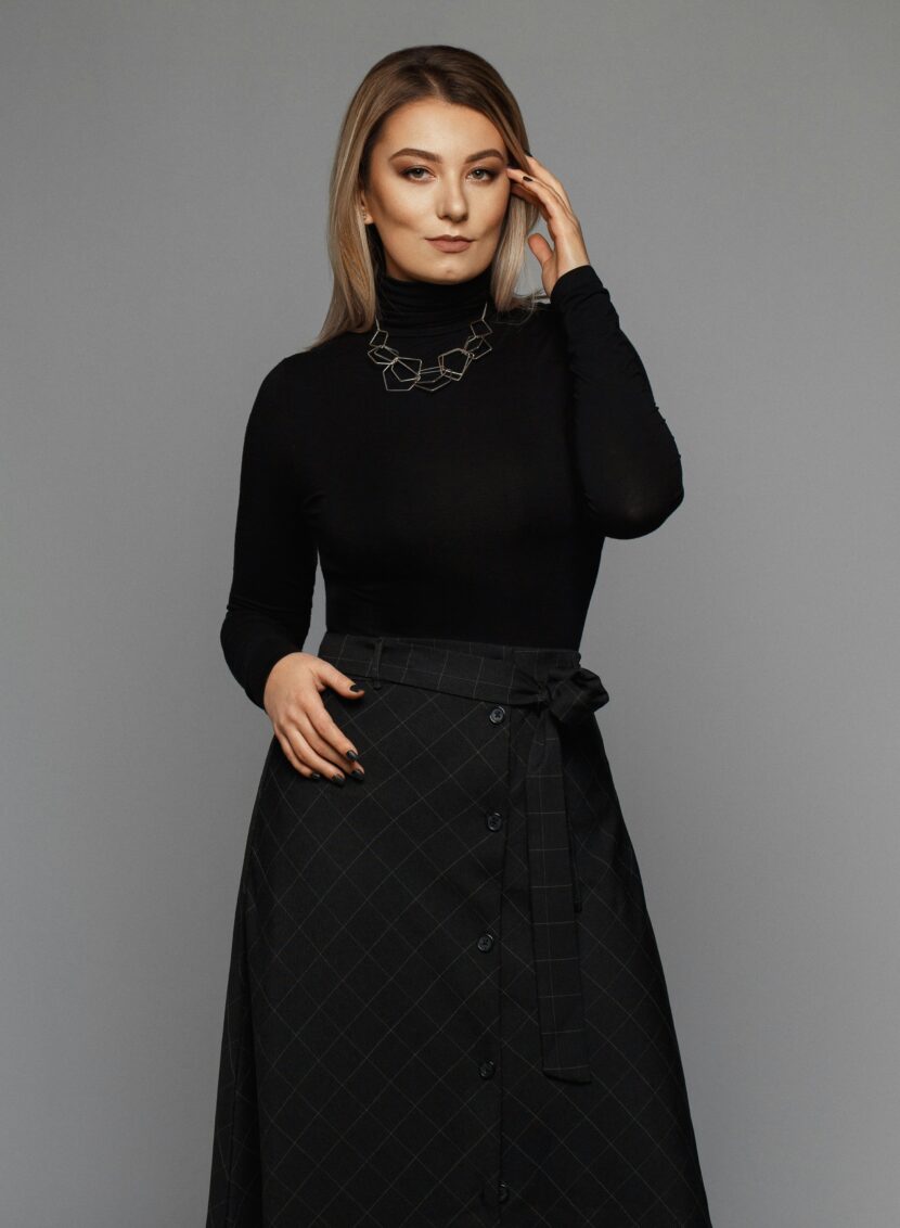 What To Wear: 20 Stylish Dresses That Look Great In Los Angeles Looking for some stylish dresses to wear during your trip to Los Angeles? You're in luck: our guide provides 20 cute and elegant outfits .